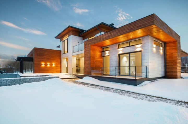 A modern house and yard in winter