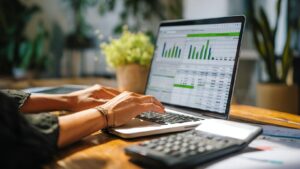 accounting software contractors, best contractor accounting software, construction accounting solutions, contractor bookkeeping software, construction project accounting, small business accounting contractors, contractor financial management tools, construction business accounting, contractor invoicing software, cloud accounting for contractors