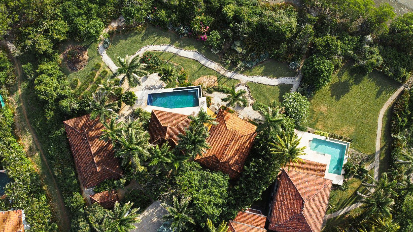 luxury home neighborhoods, best neighborhoods for luxury homes, upscale neighborhoods, luxury real estate location, premium housing areas, affluent neighborhoods, luxury living areas, top neighborhoods for luxury properties, exclusive neighborhoods guide, high-end residential areas